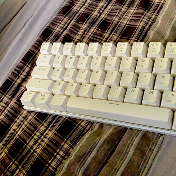 Selling a perfect good gaming keyboard - Picture 1 of 3